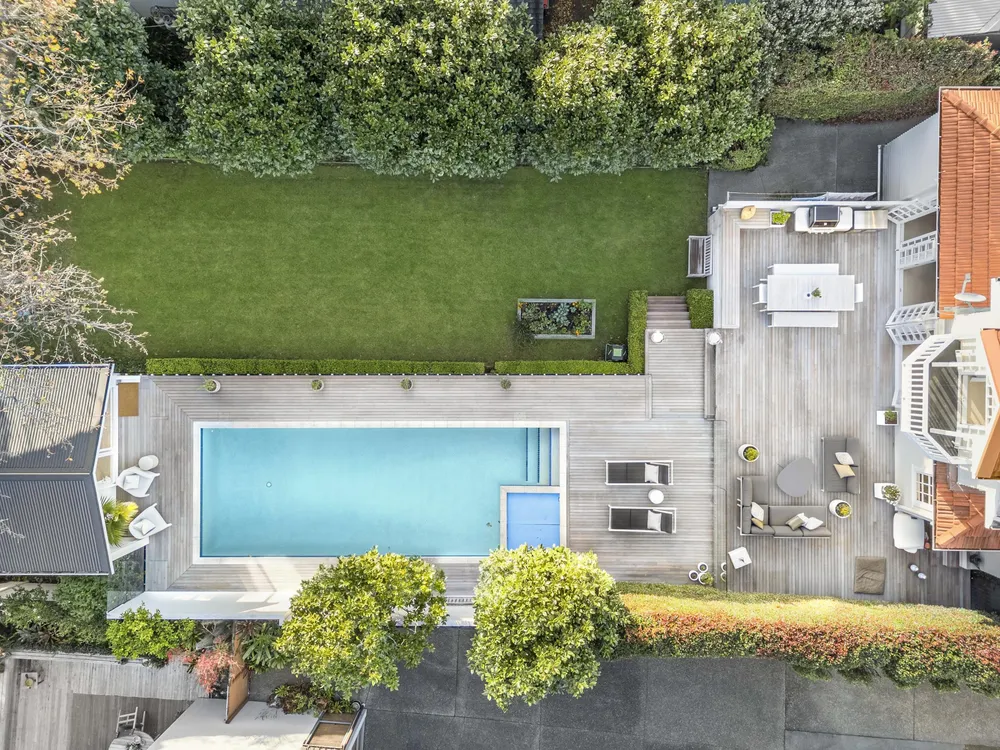 Photos of 36 Waiatarua Road