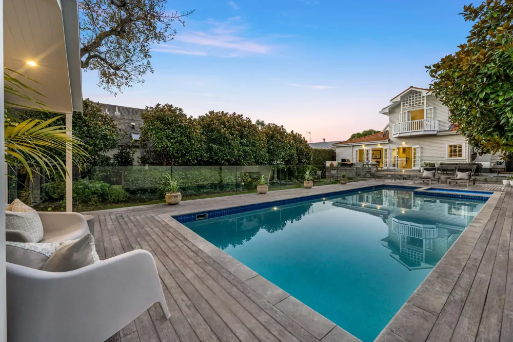 Photos of 36 Waiatarua Road