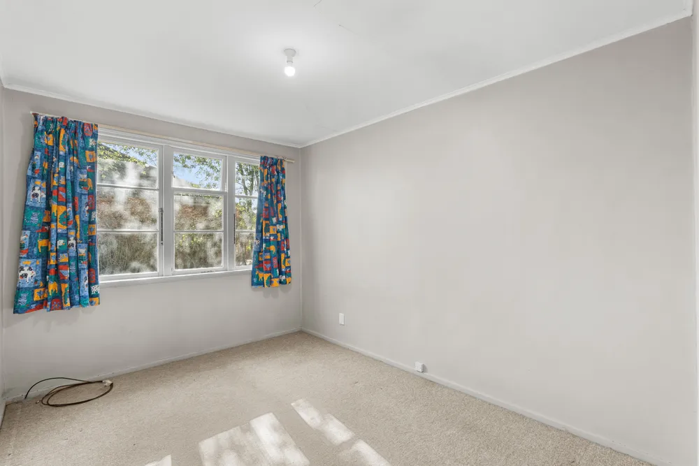 Photos of 8 Ballantyne Avenue