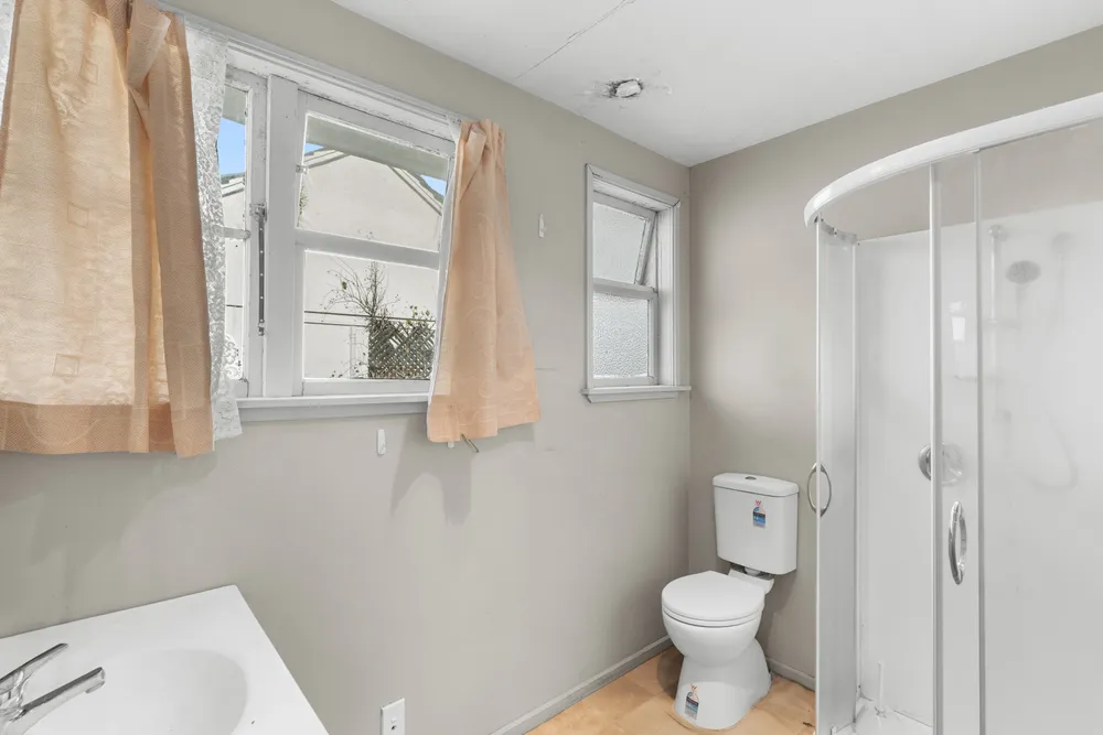 Photos of 8 Ballantyne Avenue