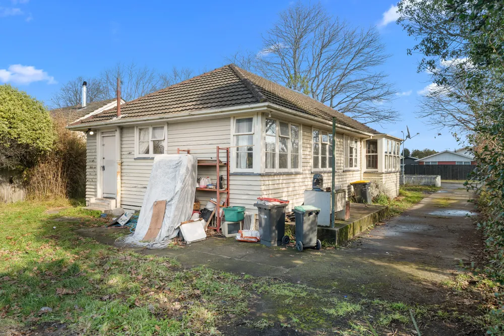 Photos of 8 Ballantyne Avenue