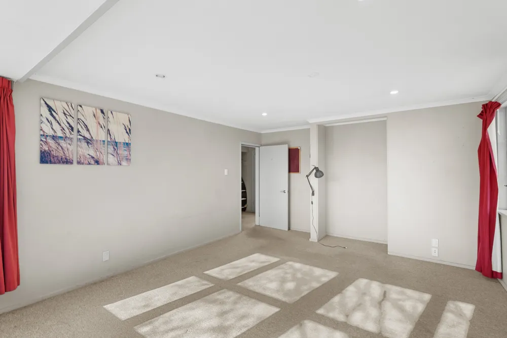 Photos of 8 Ballantyne Avenue