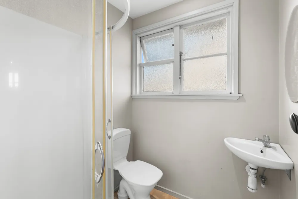 Photos of 8 Ballantyne Avenue