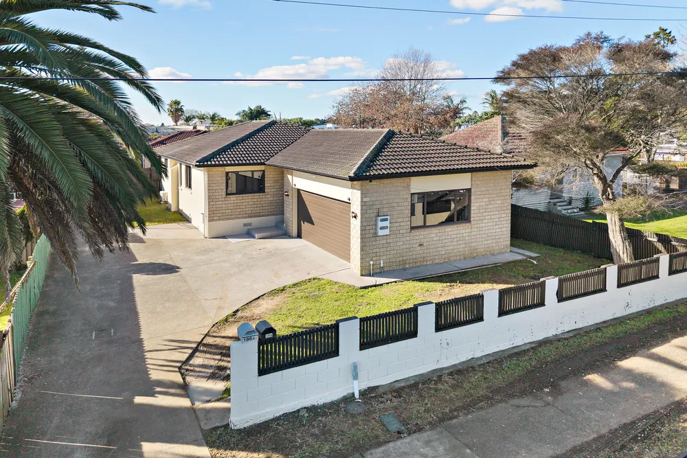 Photos of 196 Robertson Road