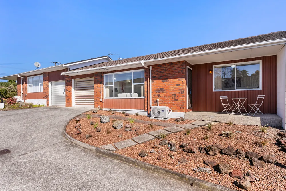 Photos of 2/69 Titirangi Road