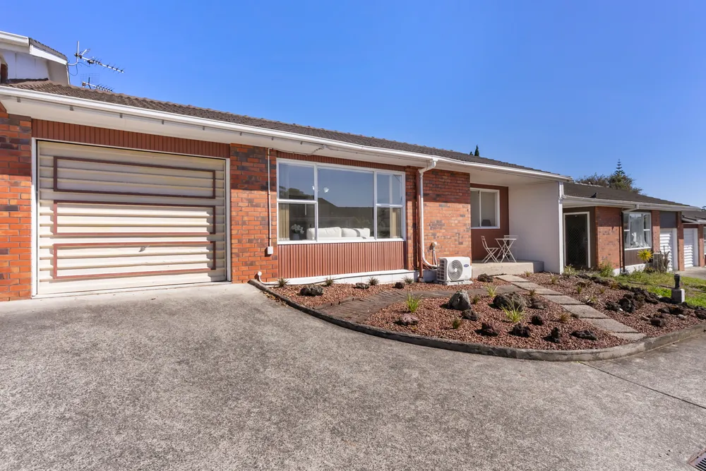 Photos of 2/69 Titirangi Road