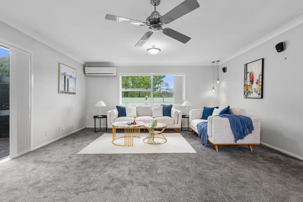 Photos of 7 Lawrence Crescent