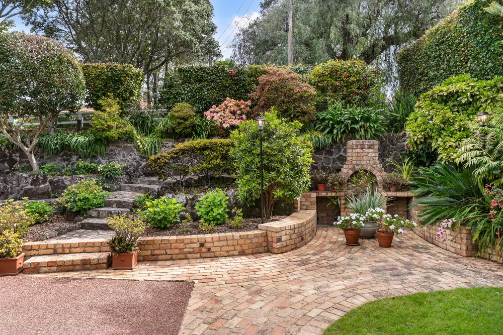 Photos of 14 Maungakiekie Avenue