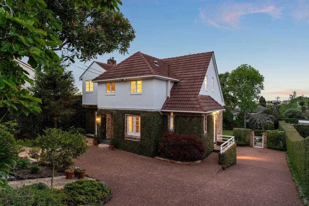 Photos of 14 Maungakiekie Avenue