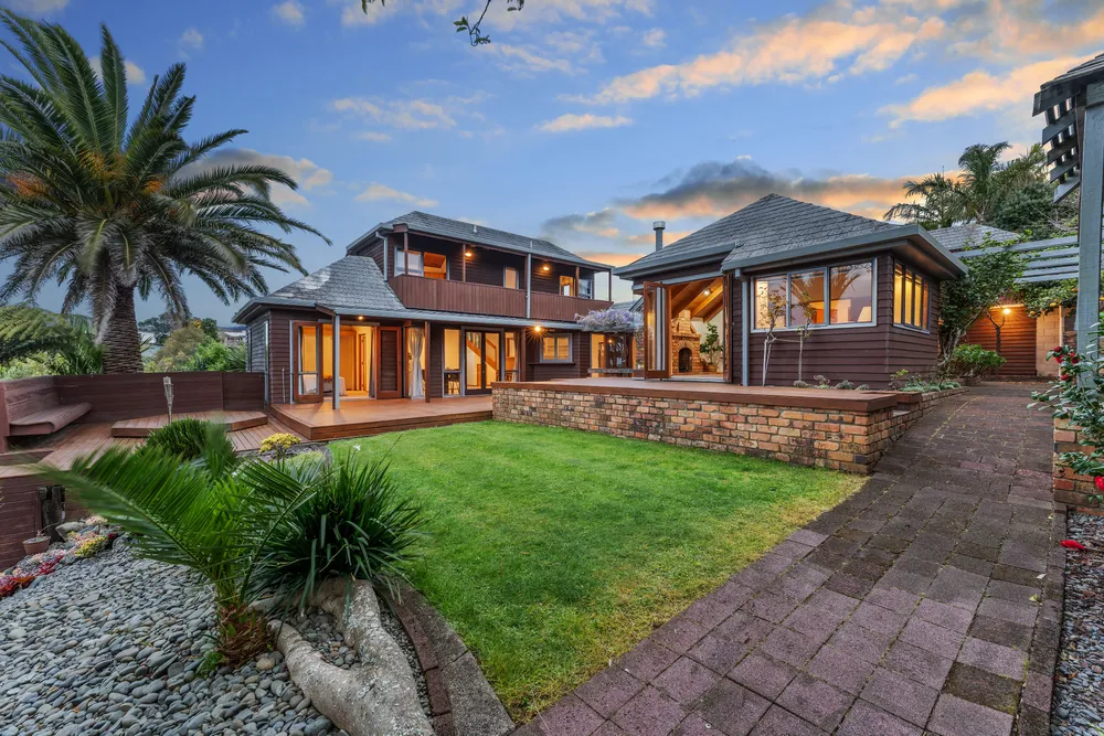 Photos of 16 Braemar Road
