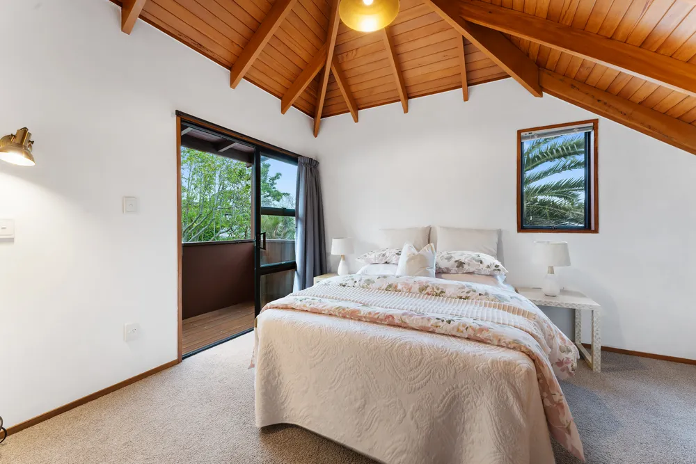 Photos of 16 Braemar Road