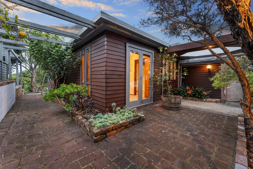 Photos of 16 Braemar Road