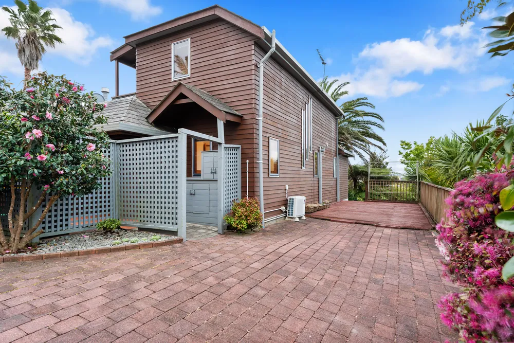 Photos of 16 Braemar Road