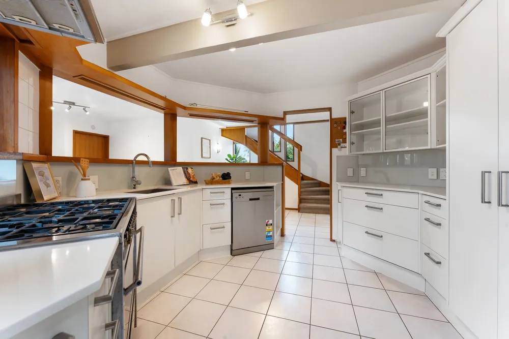 Photos of 16 Braemar Road
