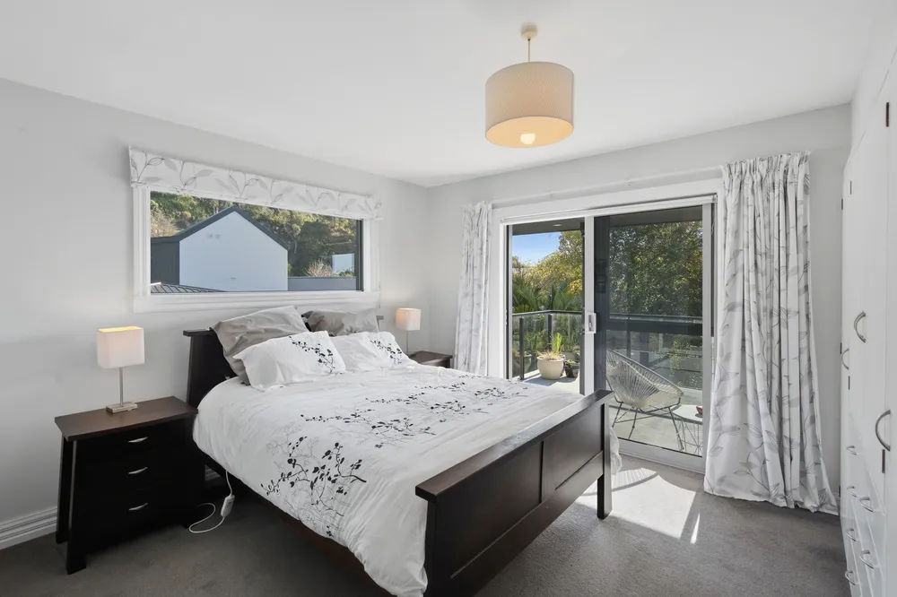 Photos of 18 Soleares Avenue
