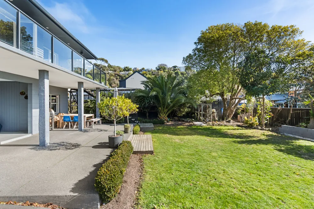 Photos of 18 Soleares Avenue
