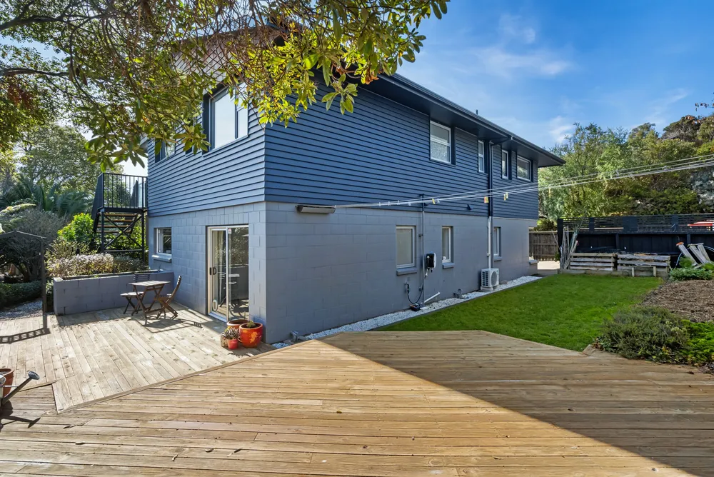 Photos of 18 Soleares Avenue