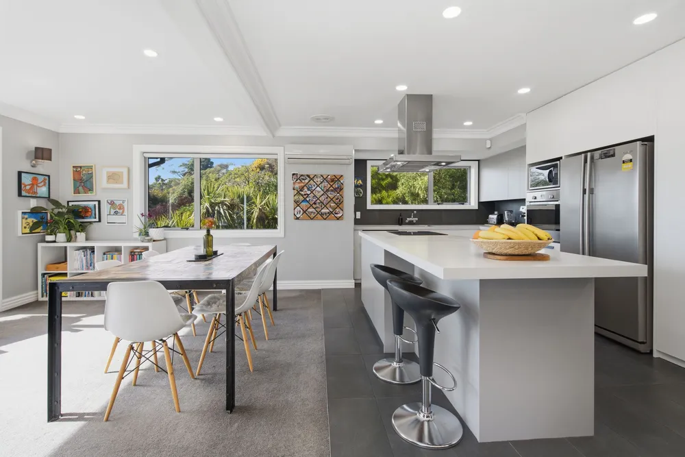 Photos of 18 Soleares Avenue