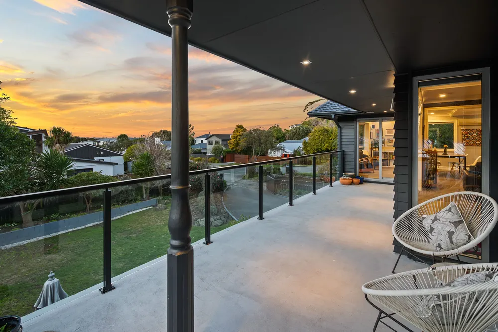 Photos of 18 Soleares Avenue