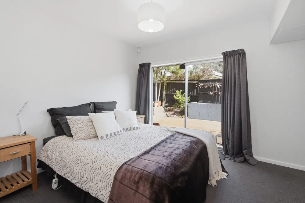 Photos of 18 Soleares Avenue
