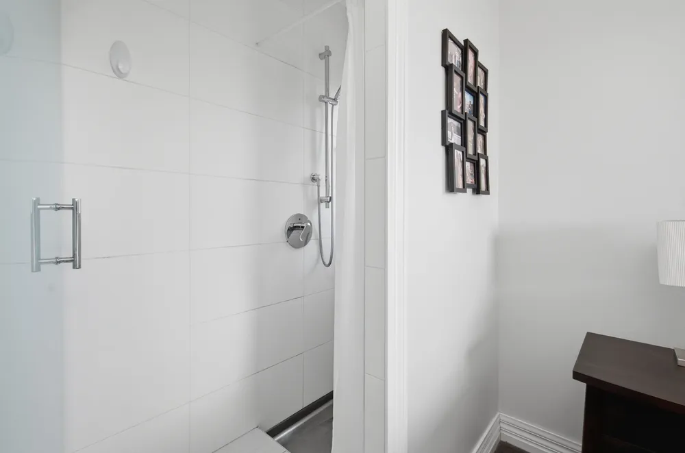 Photos of 18 Soleares Avenue