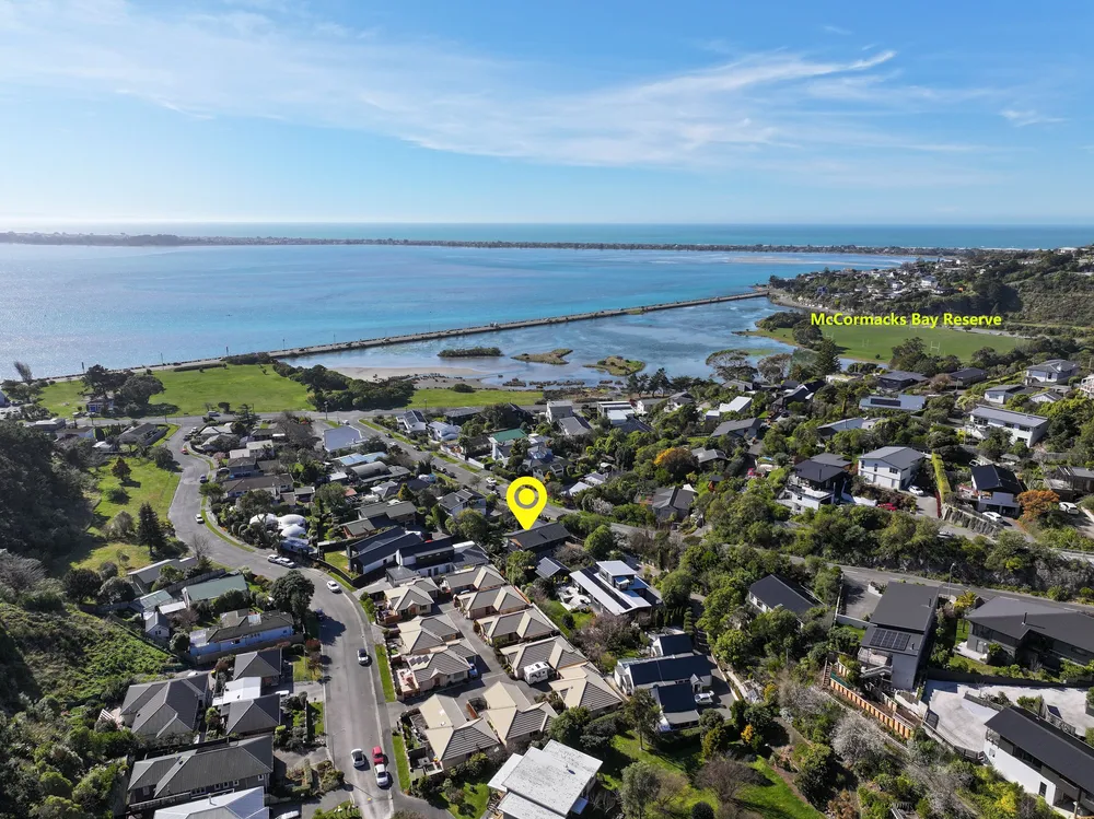 Photos of 18 Soleares Avenue