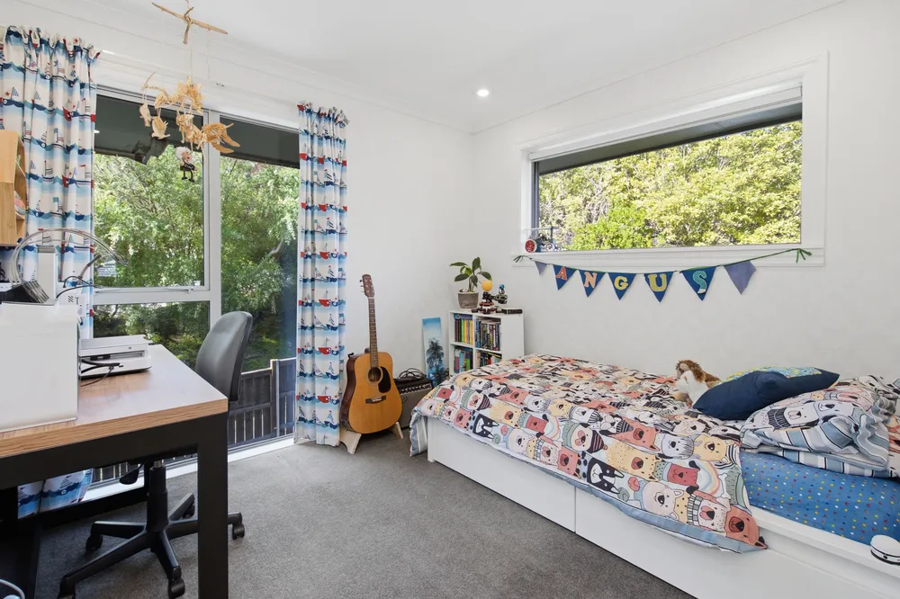 Photos of 18 Soleares Avenue