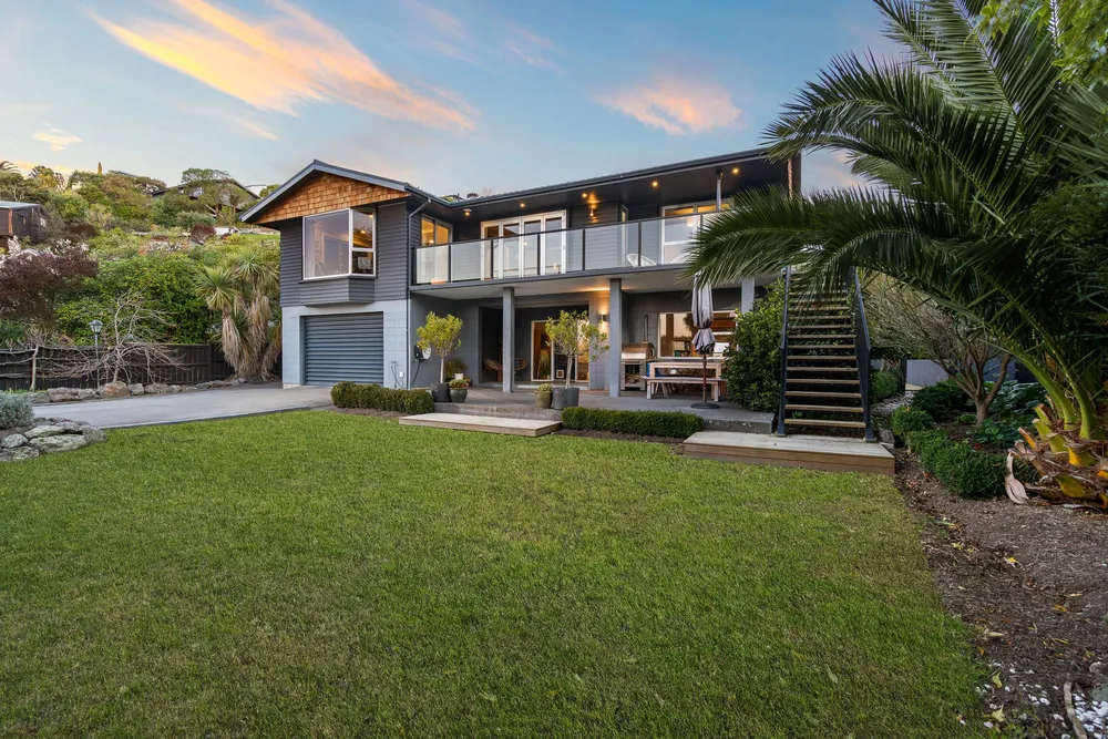 Photos of 18 Soleares Avenue