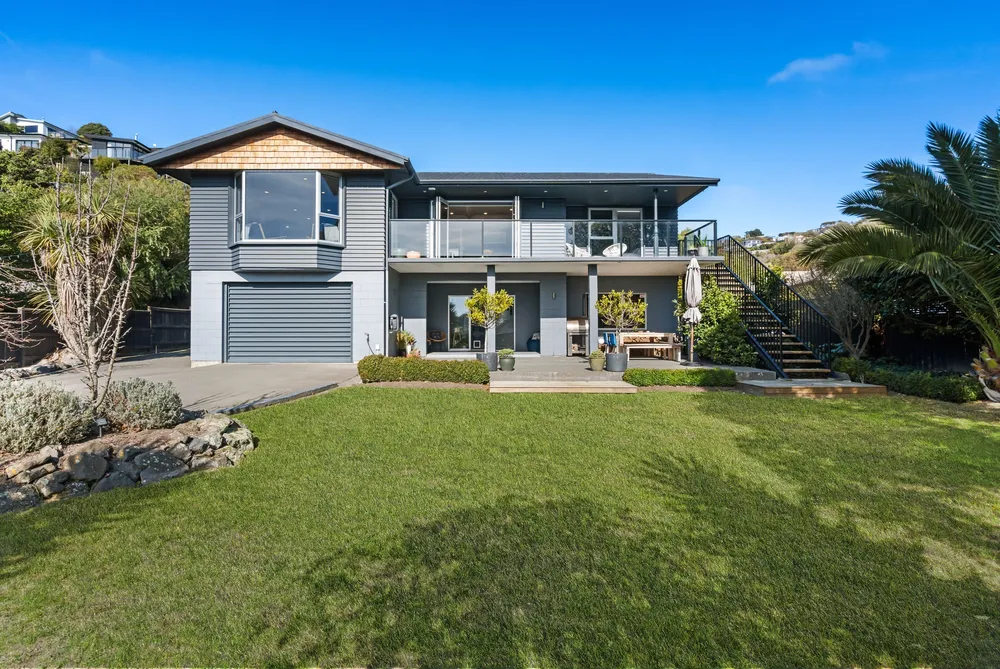 Photos of 18 Soleares Avenue