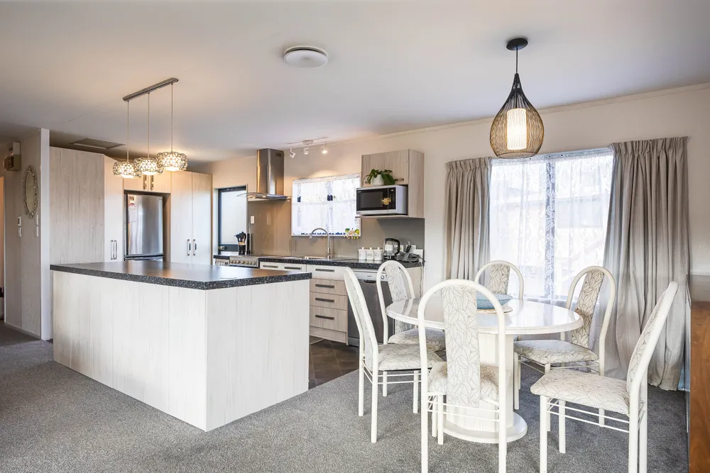 Photos of 28 Hale Crescent