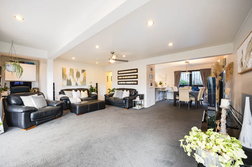 Photos of 28 Hale Crescent