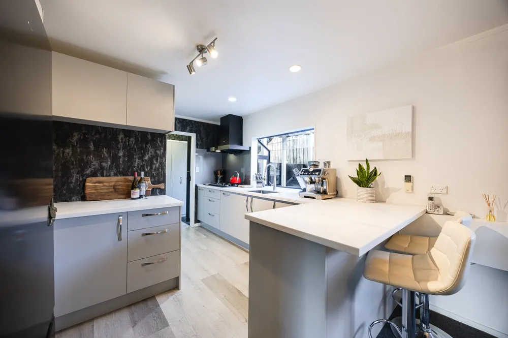 Photos of 28 Hale Crescent