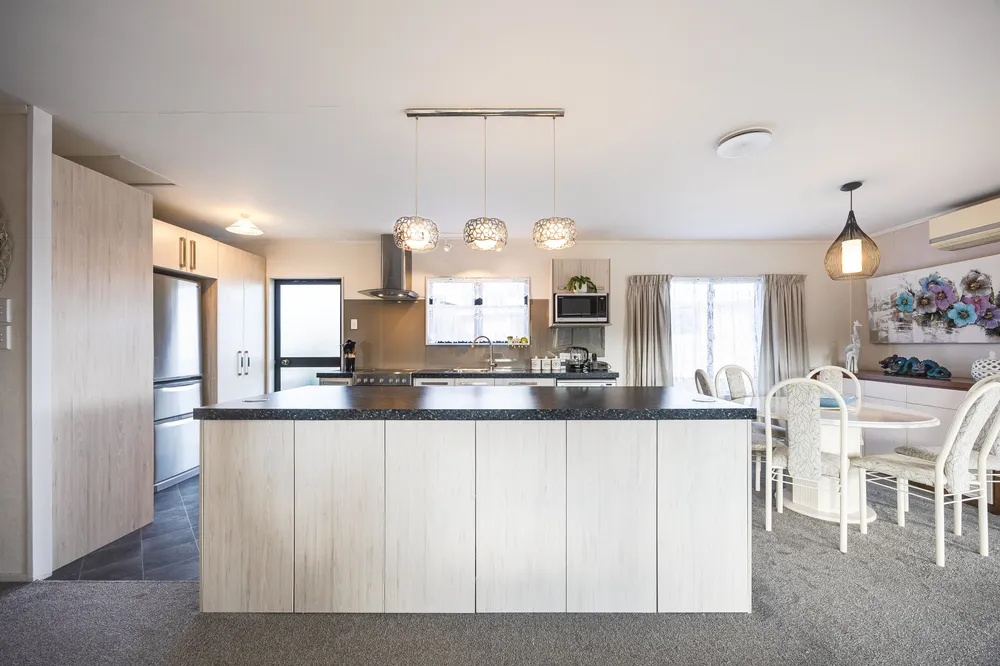 Photos of 28 Hale Crescent