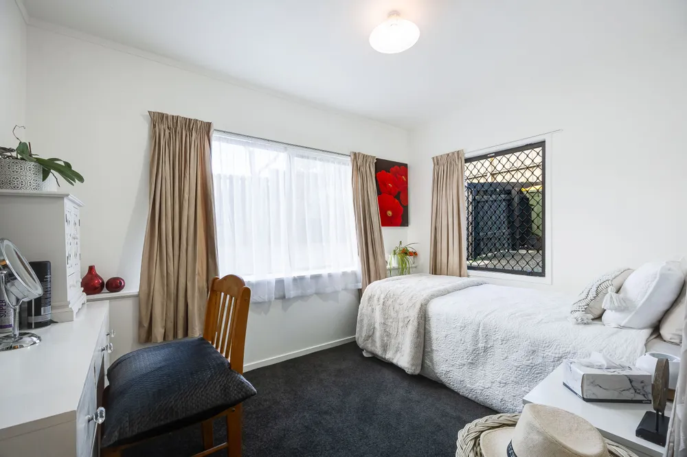 Photos of 28 Hale Crescent