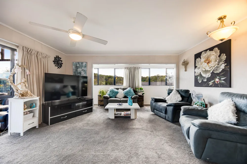Photos of 28 Hale Crescent