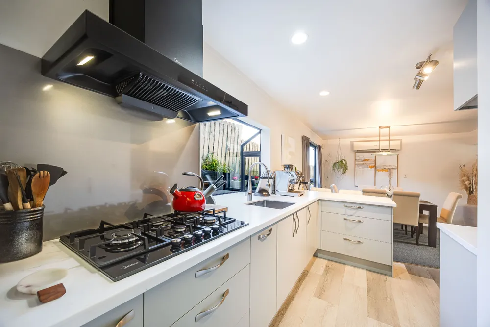 Photos of 28 Hale Crescent
