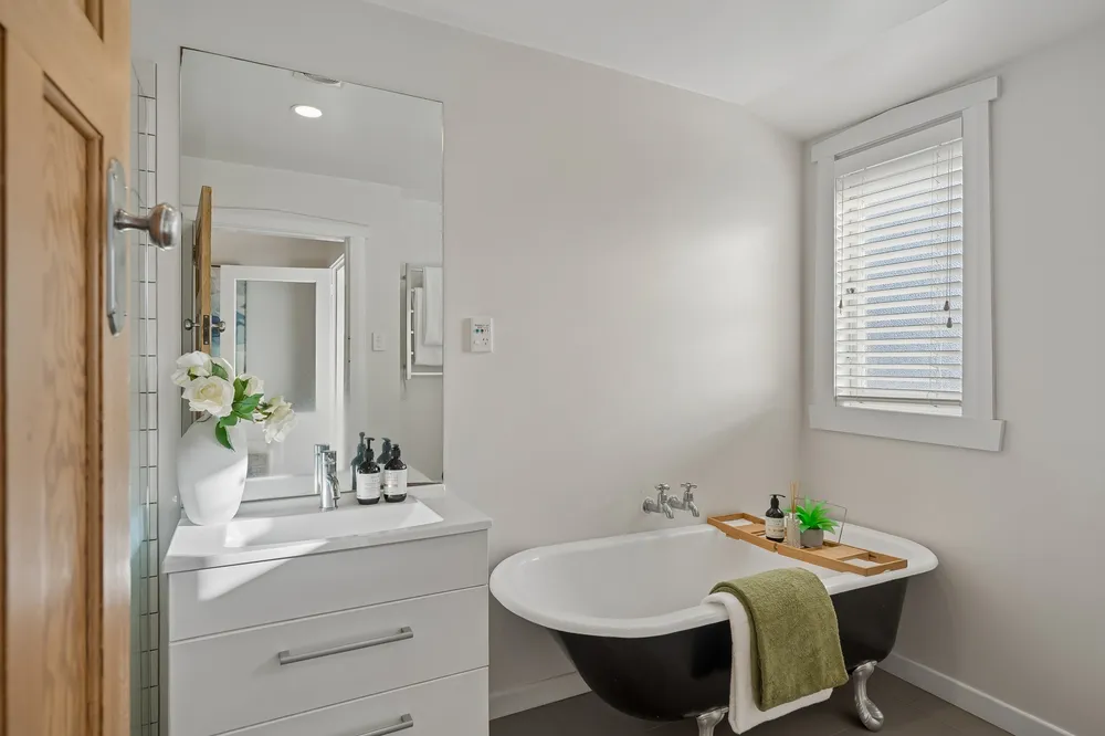 Photos of 8A Forbes Street