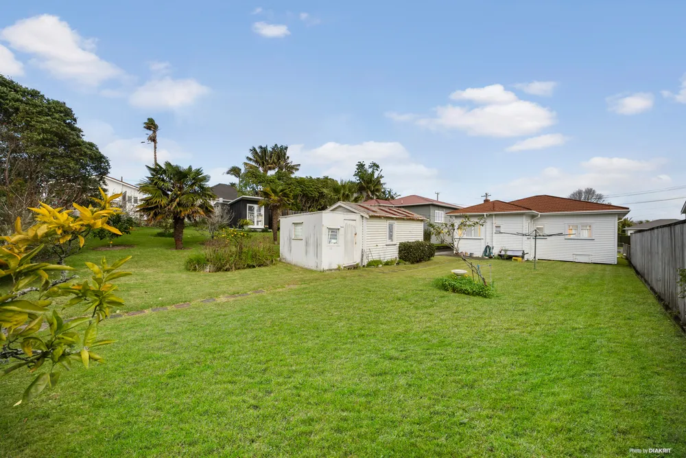 Photos of 5 Maranui Avenue