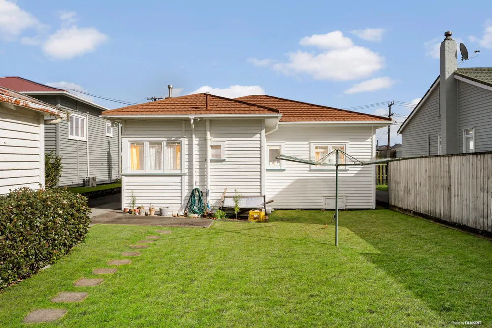 Photos of 5 Maranui Avenue