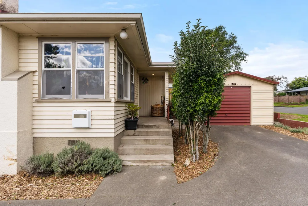 Photos of 227 Stout Street