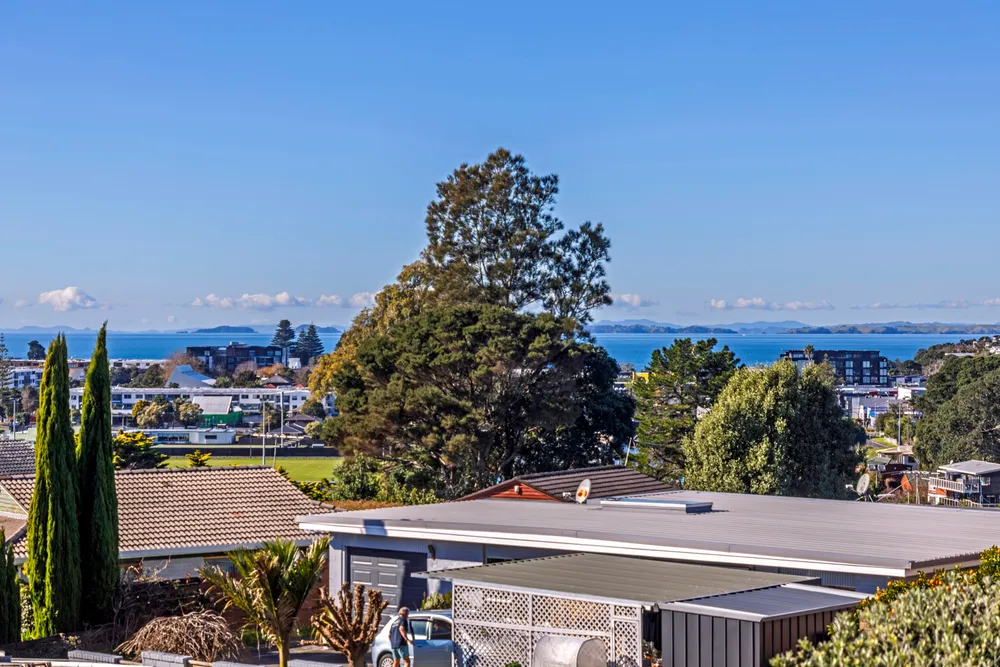 Photos of 137 Stapleford Crescent