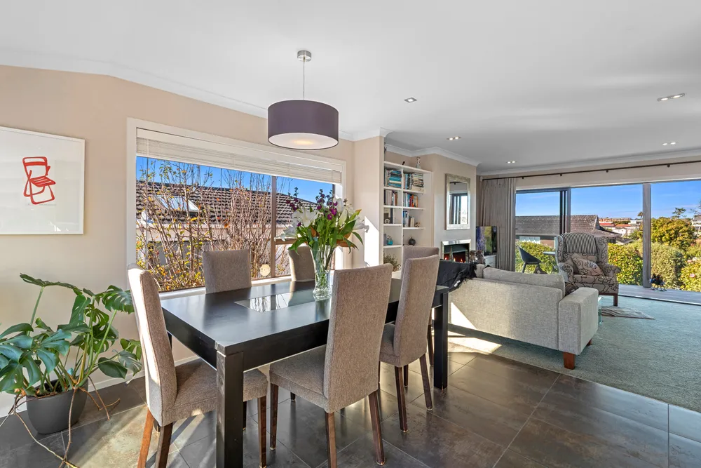 Photos of 137 Stapleford Crescent