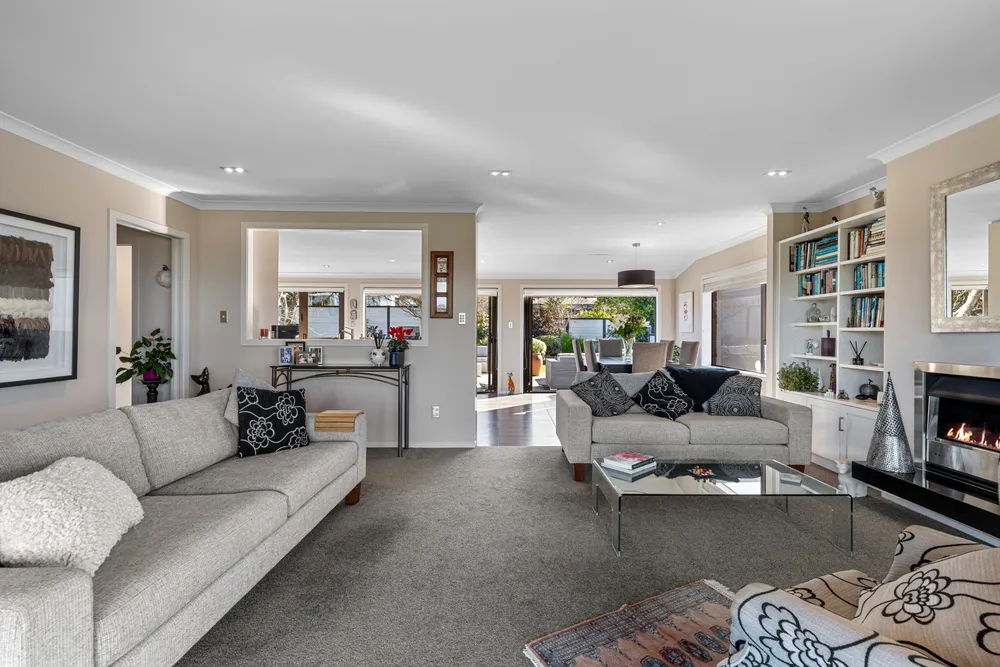 Photos of 137 Stapleford Crescent