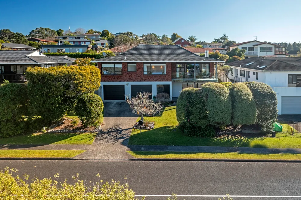 Photos of 137 Stapleford Crescent