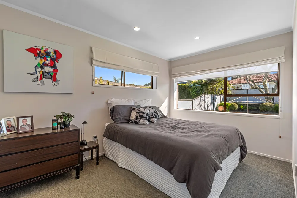 Photos of 137 Stapleford Crescent