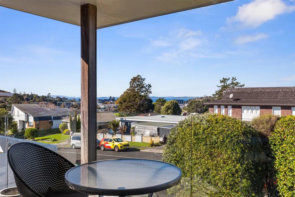 Photos of 137 Stapleford Crescent