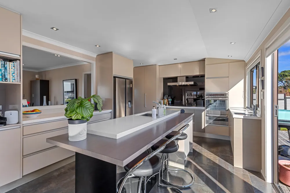 Photos of 137 Stapleford Crescent