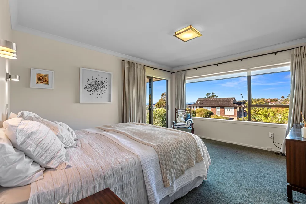 Photos of 137 Stapleford Crescent