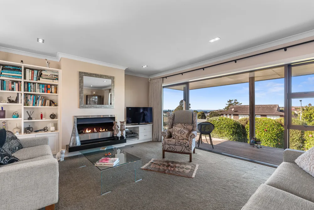 Photos of 137 Stapleford Crescent