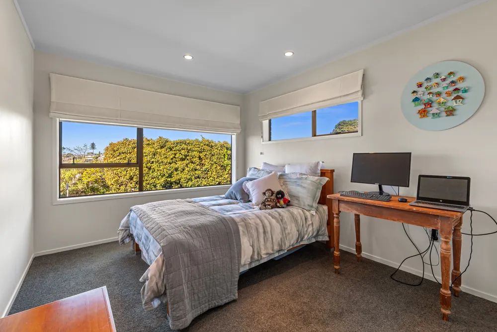 Photos of 137 Stapleford Crescent